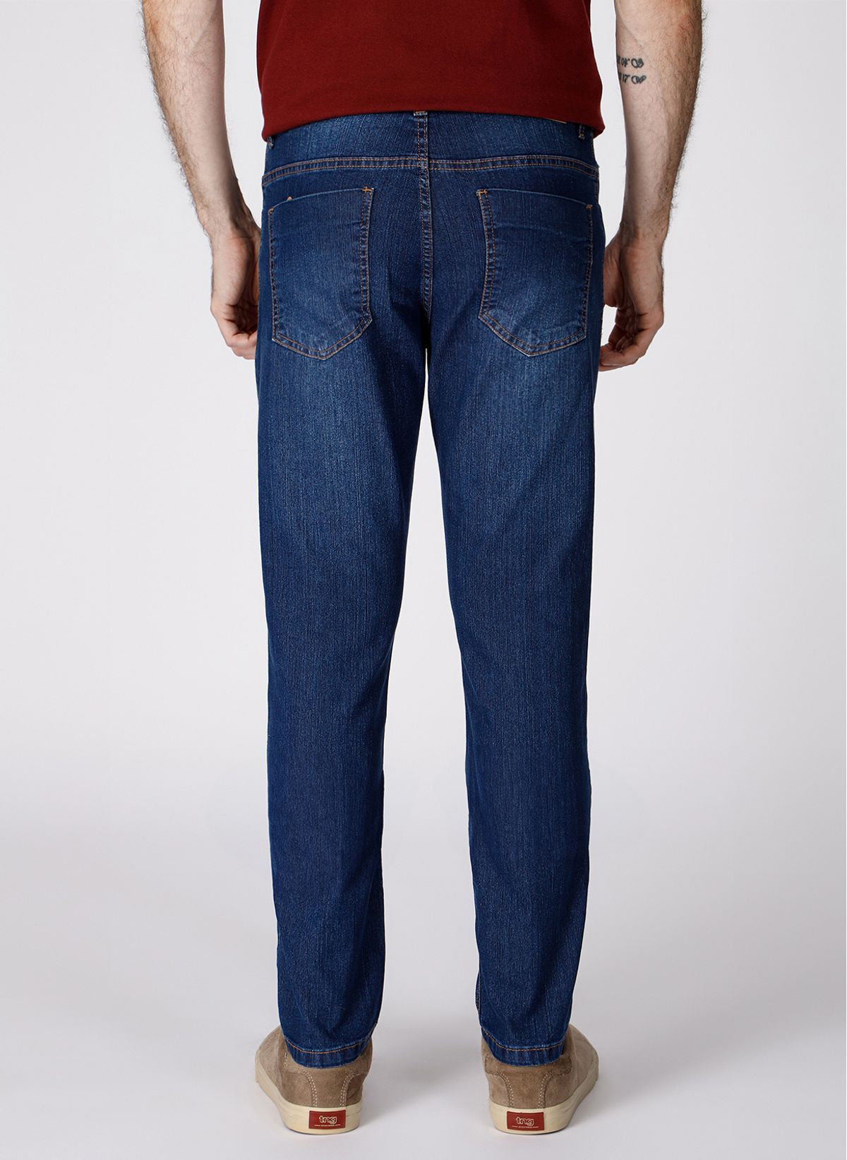 Calça jeans masculina: veja como usar essa peça versátil e