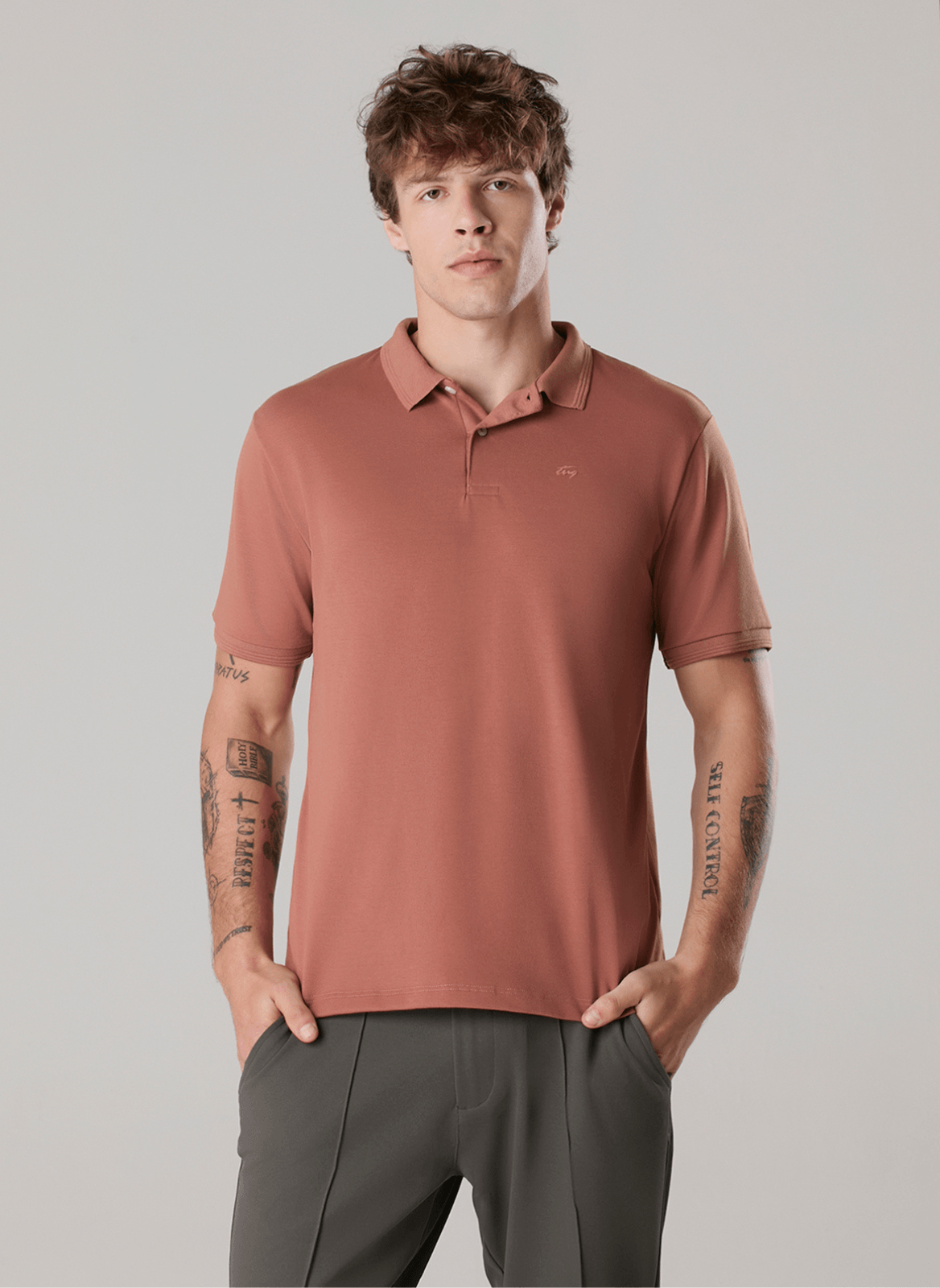 Polo Viscose Seta Com Bordado
