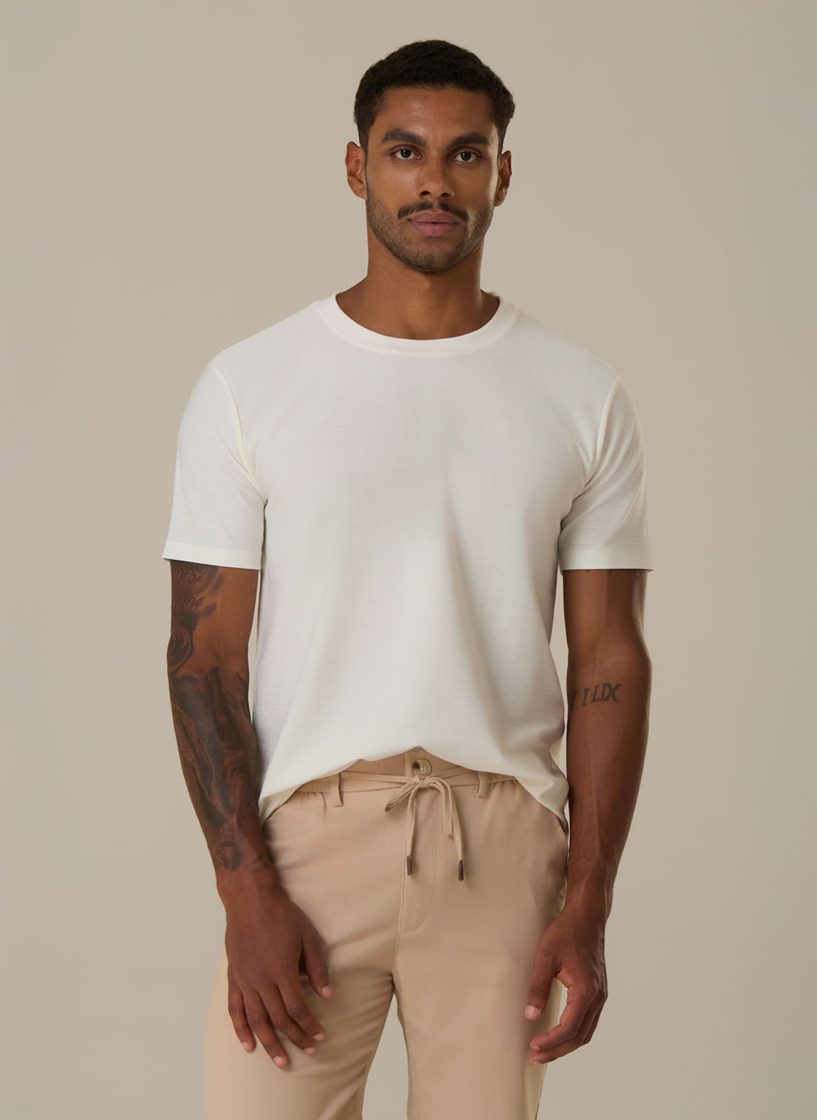 Camiseta Malha Confort Fit