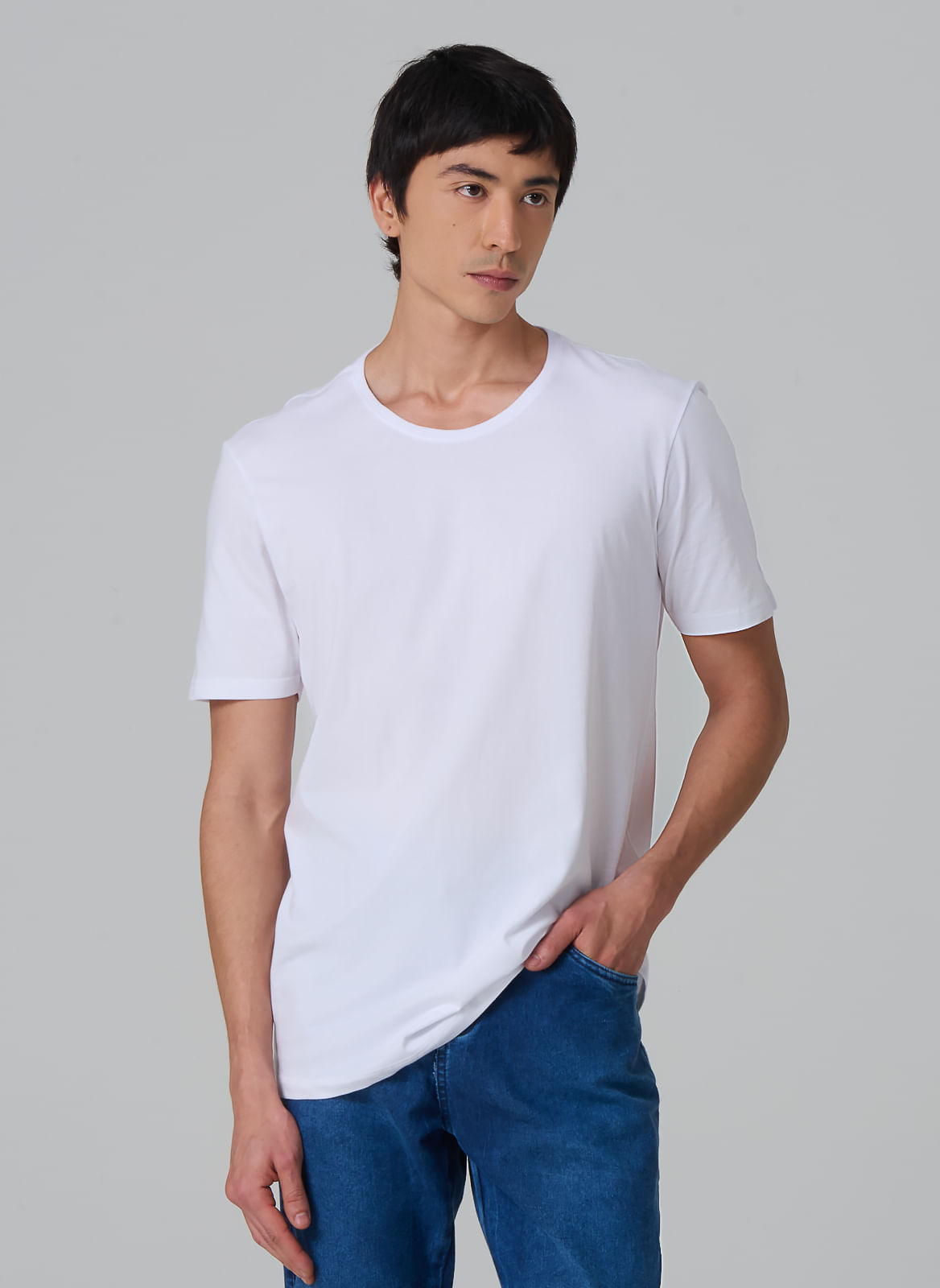 Camiseta Básica Masculina Em Meia Malha De Algodão