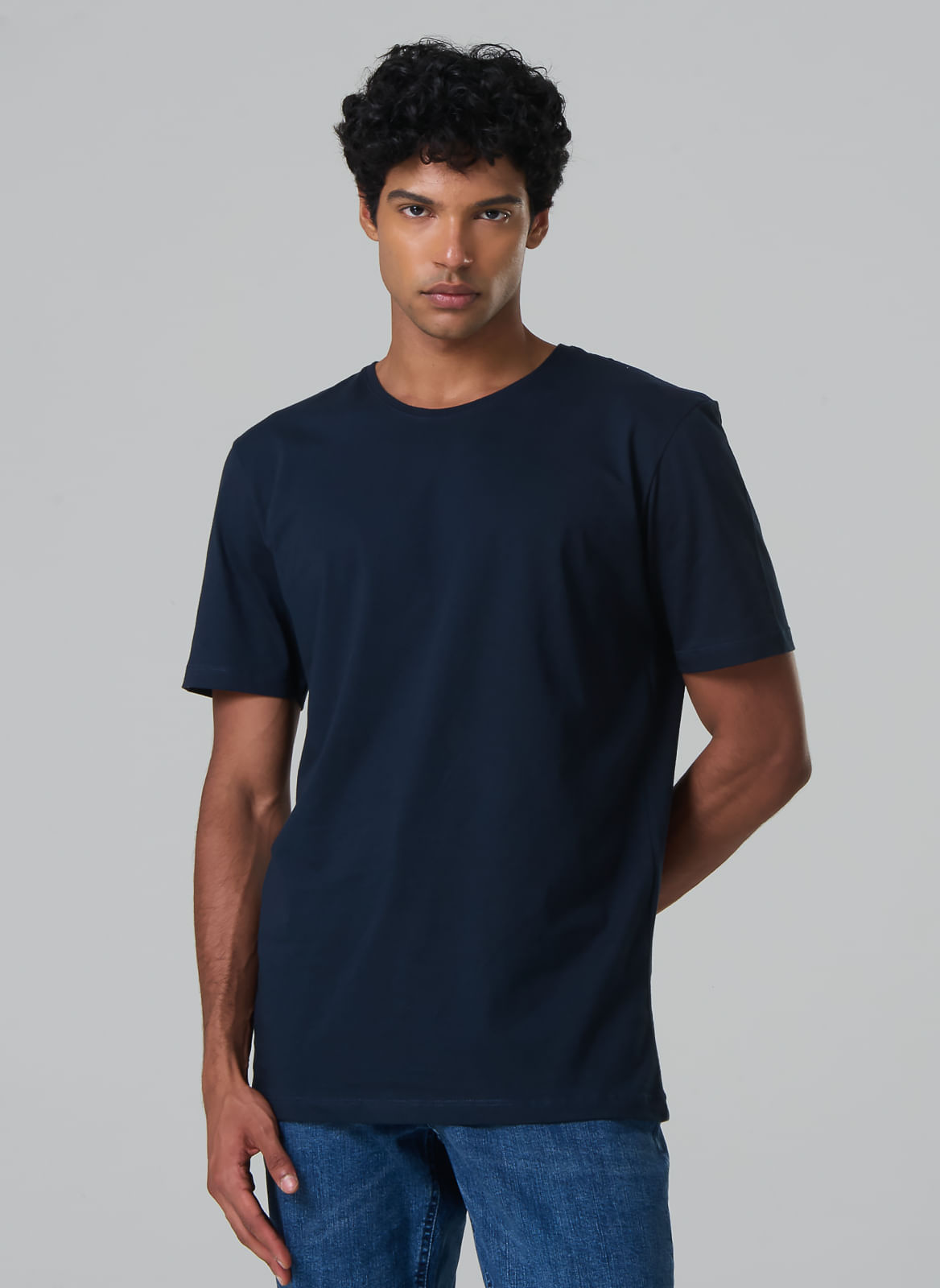 Camiseta Básica Masculina Em Meia Malha De Algodão