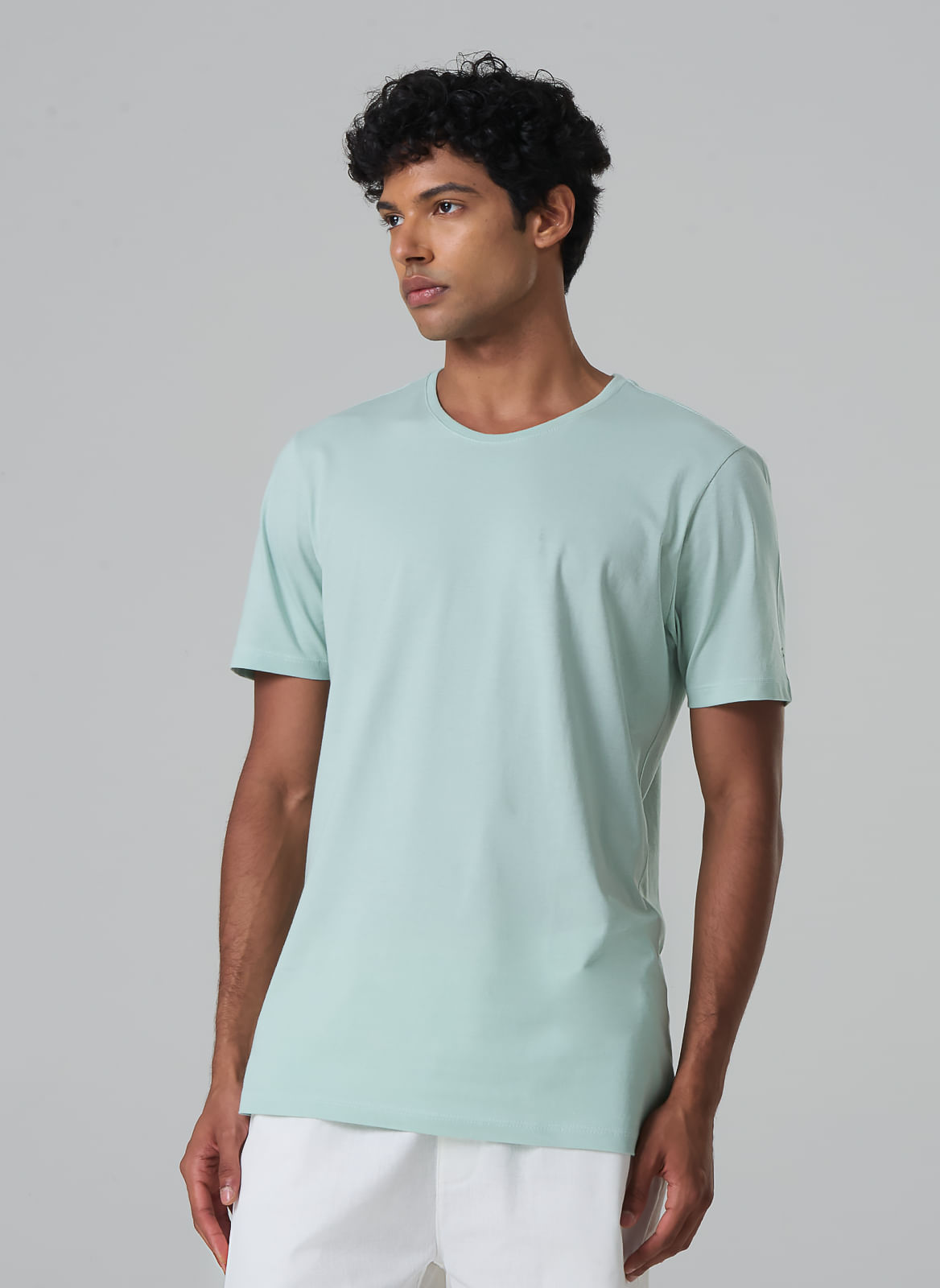 Camiseta Básica Masculina Em Meia Malha De Algodão